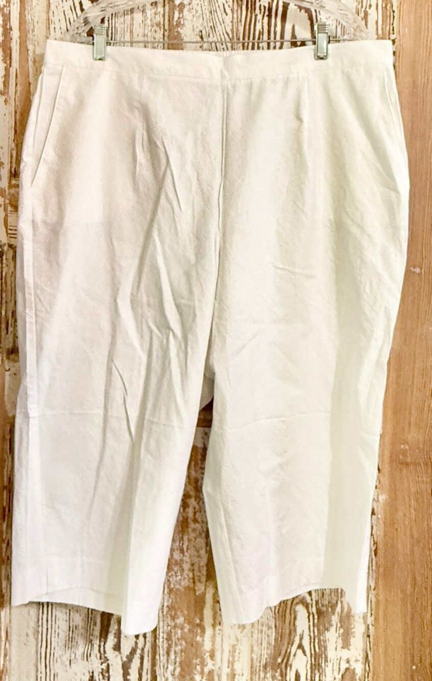 Alfred Dunner Classic Fit Cotton Capri - White - Size 18W
